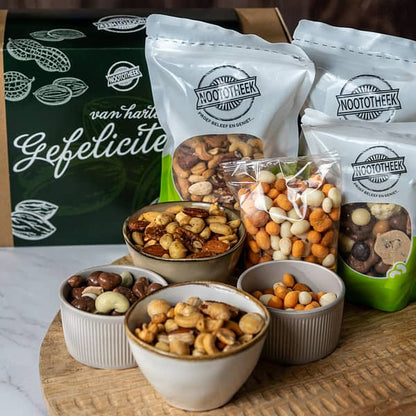Cadeau Pakket van Harte Gefeliciteerd! Noten & Chocolade 2